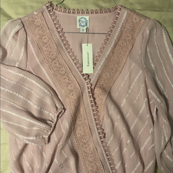 Francesca’s pink lace blouse - Picture 2 of 3